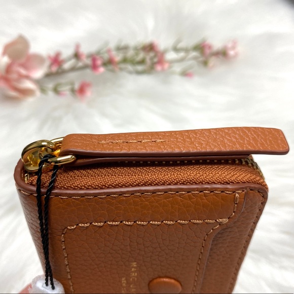 👝🐌 MARC JACOBS Leather Zip Wallet 🐌👝 - Picture 5 of 16
